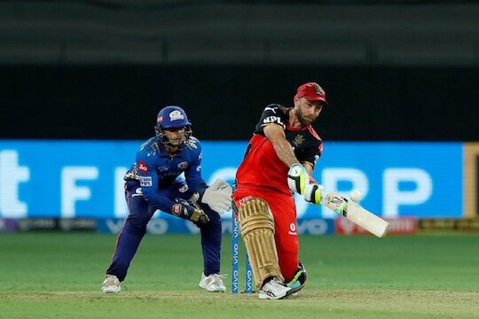 RCB vs MI : ग्लेन मॅक्सवेल, विराटची शानदार अर्धशतके; मुंबई इंडियन्ससमोर 166 धावांचे आव्हान