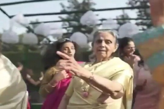 नातीच्या लग्नात आजीबाई जोमात, डान्सिंग फ्लोअरवर दाखवला आपला जलवा; पाहा VIDEO