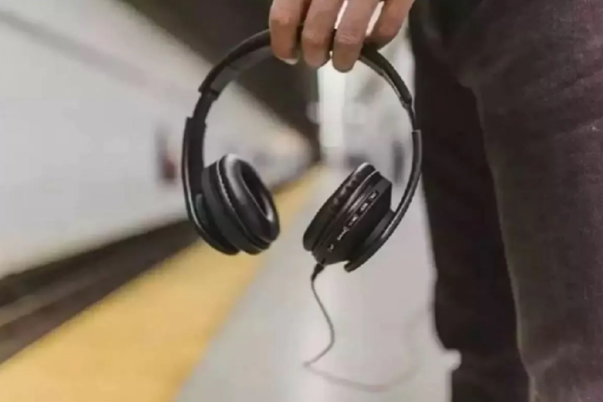 सतत Bluetooth किंवा Wireless Headphones चा वापर करताना सावधान, होऊ शकतो गंभीर आजार