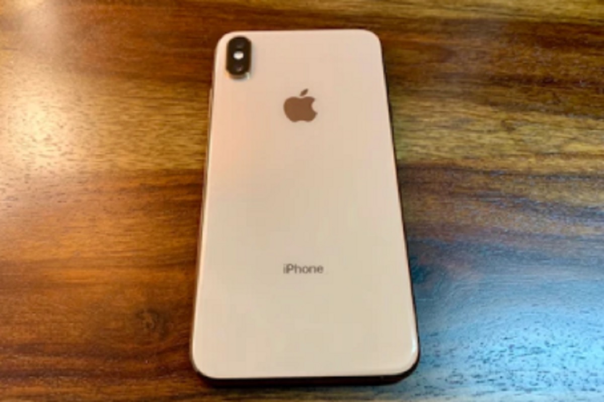 iPhone प्रेमींसाठी वाईट बातमी! कंपनीने बंद केले हे 3 iPhone, आता कधीच नाही करता येणार खरेदी