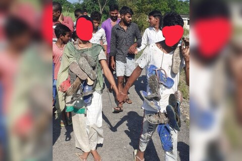 एका प्रेमीयुगुलाला खाप पंचायतीने अमानुष शिक्षा (Inhuman punishment) दिल्याची संतापजनक घटना उघडकीस आली आहे.                                 
