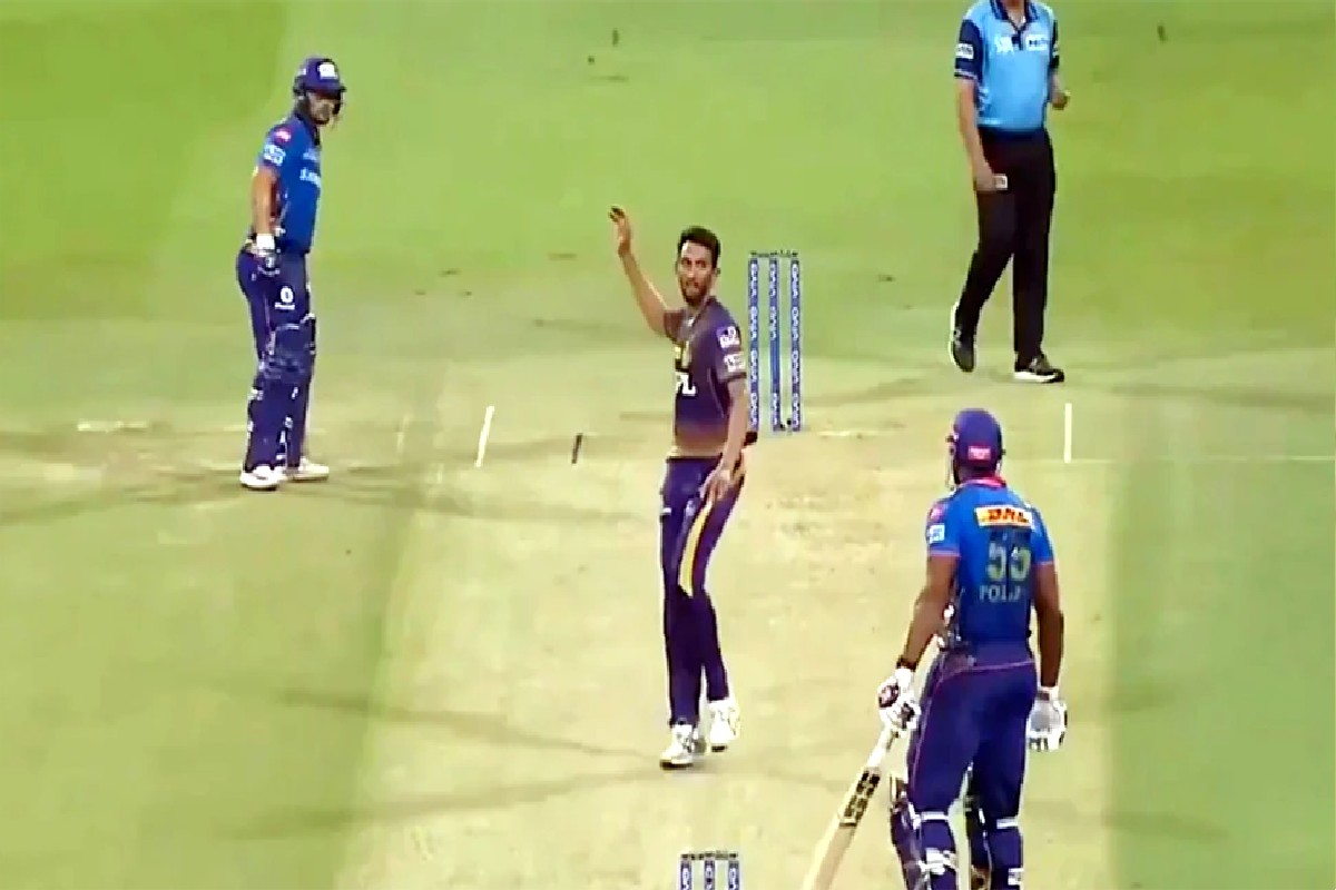 IPL 2021: पोलार्ड आणि कृष्णा एकमेकांना भिडले, मैदानात वाढला पारा! पाहा VIDEO