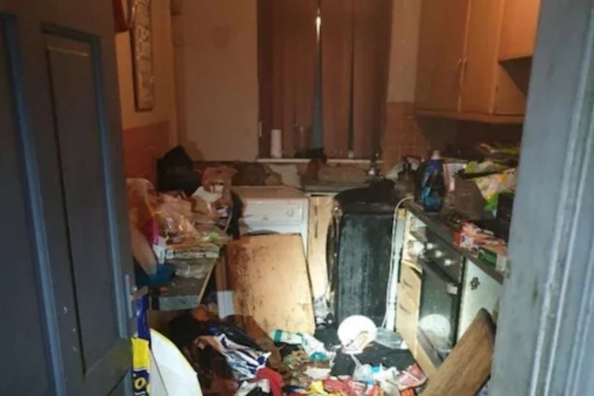 दाम्पत्यामधील वाद सोडवण्यासाठी पोलीस पोहोचले घरी; 6 मुलांची अवस्था पाहून अधिकारी चक्रावलेच!