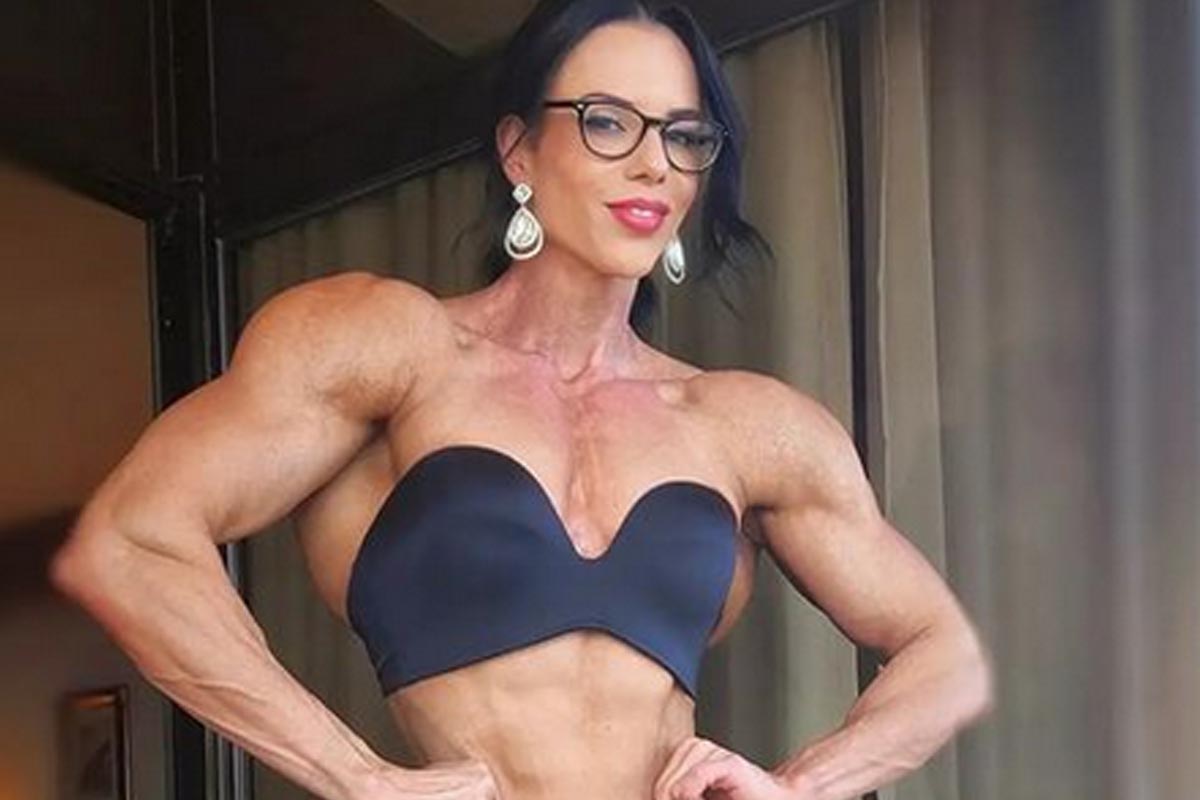 मारियाची उंची सहा फूट आहे आणि तिचं वजन 90 किलो आहे. आपल्या करिअरच्या सुरुवा