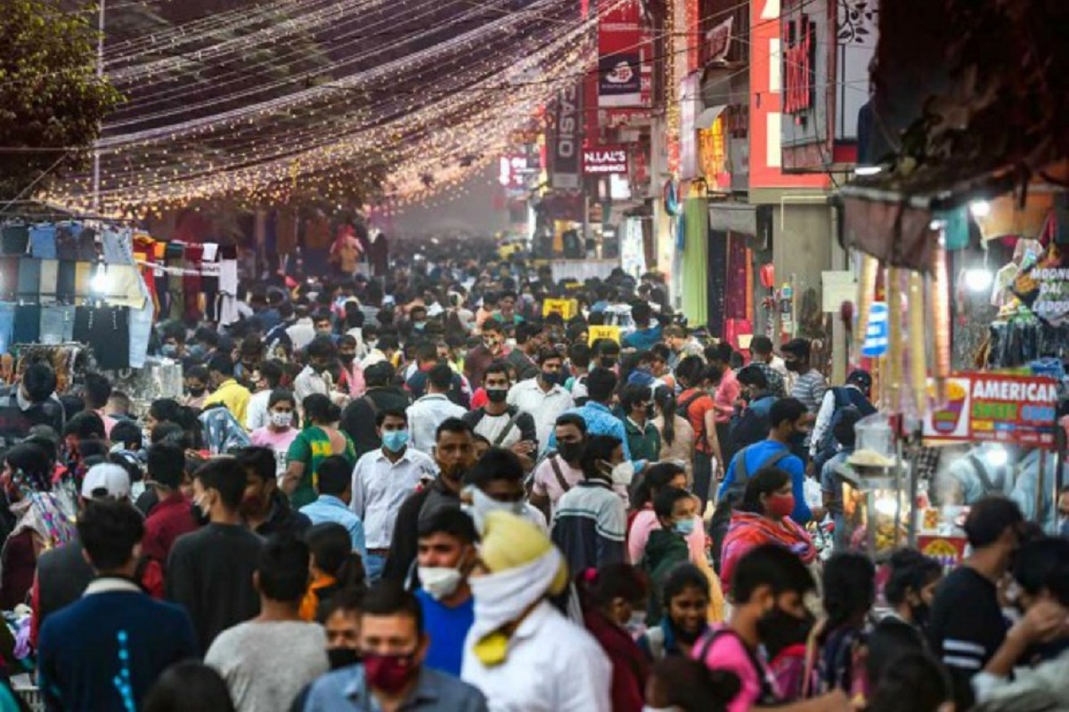गणेशोत्सवाआधीच धोक्याची घंटा! राज्यातील Active cases पुन्हा 50000 पार; बरी होणारी रुग्णसंख्याही घटली