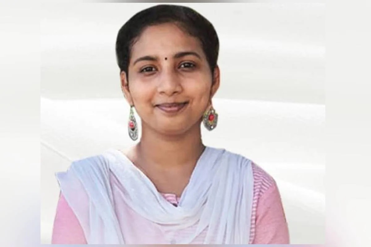 Success Story: 'ती माझी नाही तर वडिलांची नोकरी...' बाबांच्या जागी काम करणाऱ्या मिन्नूने घडवला इतिहास, UPSC परीक्षेत मिळवलं मोठं यश