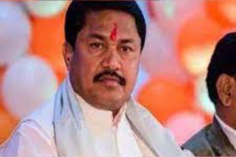 'देवेंद्र फडणवीस हे काही परीक्षक नाहीत. ते परीक्षक नसल्यामुळे कोण पास आणि नापास हे ठरवणे त्यांच्या हातात नाही'