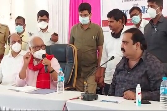 छोटा राजनच्या (Chhota Rajan) पुतण्याने फोनकरून धमकी दिल्याचा दावा कांदेंनी केला आहे. 