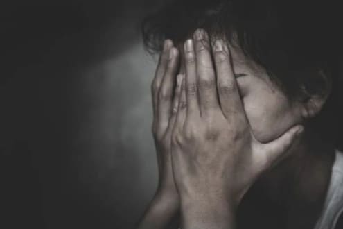 महिला तलाठ्याकडे शरीरसुखाची मागणी करणाऱ्या प्रांताधिकाऱ्याच्या अडचणीत वाढ; प्रशासनाकडून मोठं पाऊल महिला तलाठ्याकडे शरीरसुखाची मागणी करणाऱ्या प्रांताधिकाऱ्याच्या अडचणीत वाढ; प्रशासनाकडून मोठं पाऊल