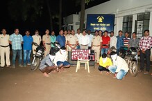 मैत्रिणी म्हणाली,दरोडा टाकूया, पठ्ठ्यांनी डॉक्टराच्या घरातून लुटले 7 लाख, पण... मैत्रिणी म्हणाली,दरोडा टाकूया, पठ्ठ्यांनी डॉक्टराच्या घरातून लुटले 7 लाख, पण...