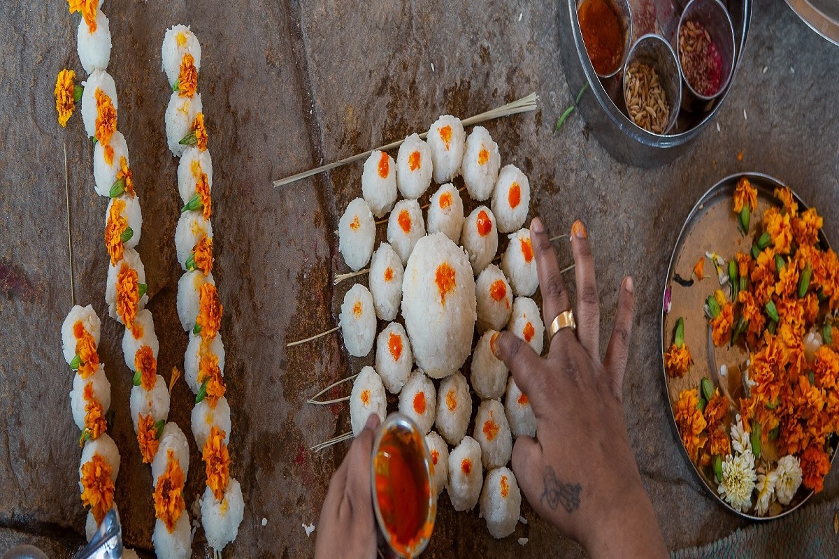 Pitru Paksha: पितृपंधरवड्यात शुभ कार्य का केली जात नाहीत? काय आहे श्राद्धपक्षामागची परंपरा?