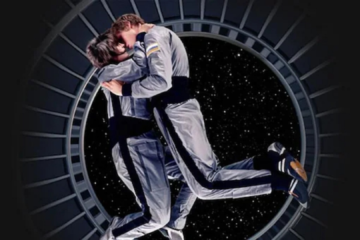 अंतराळात सेक्स शक्य आहे का? (फोटो सौजन्य - Twitter/ @AskMen)