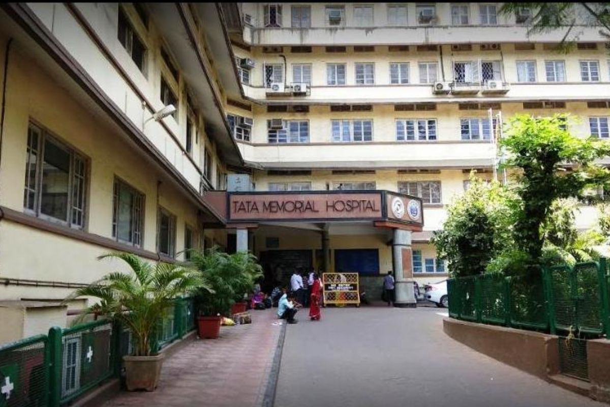 चिंता वाढवणारी बातमी! तिसऱ्या लाटेच्या तोंडावर मुंबईत रक्ताचा महातुटवडा; टाटा रुग्णालयाकडून 'हे' आवाहन
