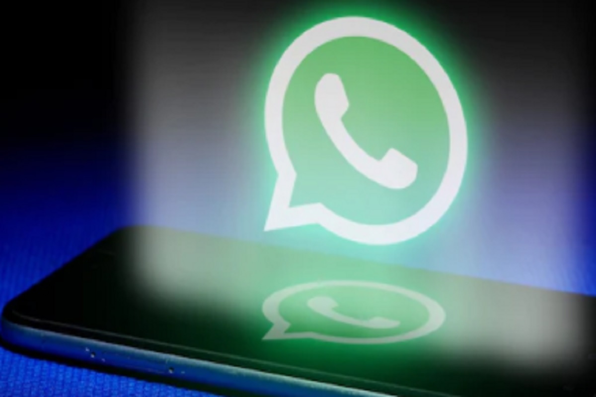 यासाठी WhatsApp ची Read receipts Setting बदलावी लागेल. त्यासाठी Setting मध्ये Account आणि Privacy ऑप्शनवर क्लिक करा.