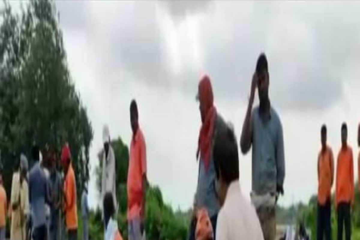 ट्रेन सुटताच ट्रॅकवर कोसळली वीजेची तार, पसरला करंट आणि मग...