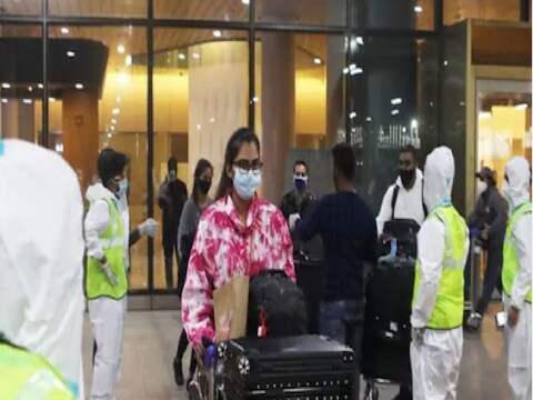  परदेशातून भारतात येणाऱ्या प्रवाशांसाठी (New entry rules for international travelers by Indian government) नवी नियमावली जाहीर केली आहे. 