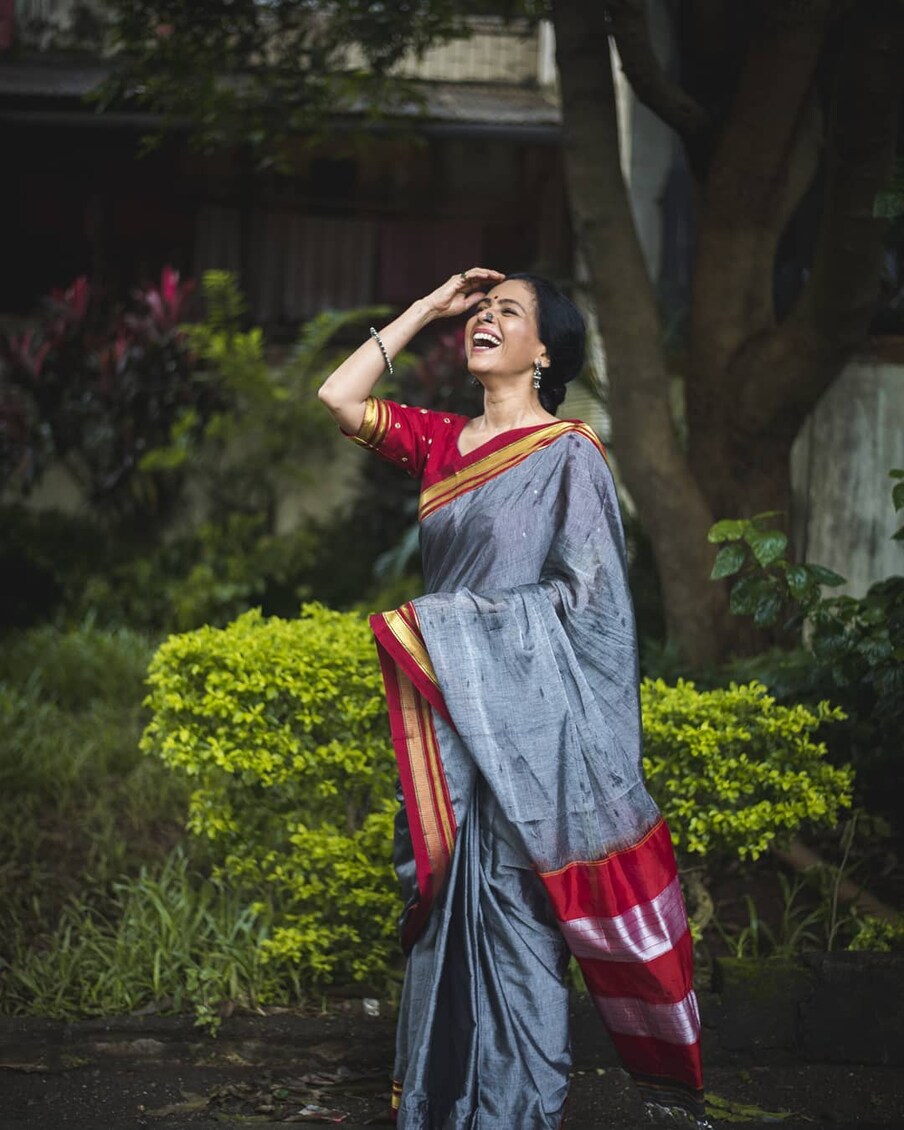 ऐश्वर्या या मराठी कलाविश्वातील लोकप्रिय अभिनेत्री आहेत. त्यांनी 'अपराध', 'धड़क', 'अंकगणित' या चित्रपटांमध्ये काम केलं आहे. तसंच 'श्रीमंता घरची सून', 'दुहेरी','रेशीमगाठी','सोनपावले', 'या सुखांनो या','स्वामिनी', 'ये प्यार ना होगा कम','घर की लक्ष्मी बेटीयाँ' अशा असंख्य मालिकांमध्ये त्या झळकल्या आहेत