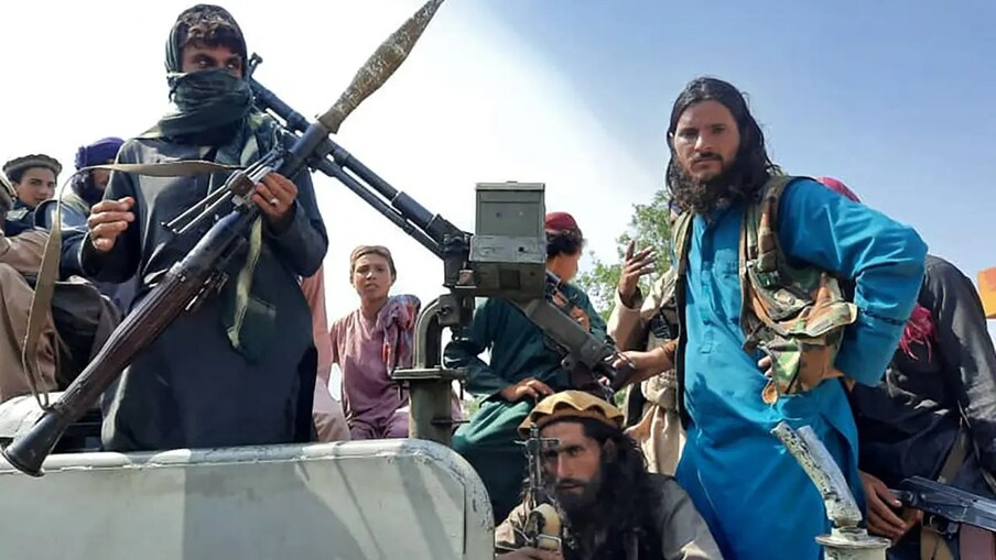 300 तालिबानी आतंकवाद्यांनी 30 ऑगस्ट रोजी खिद्र जिल्ह्यात अफगाणिस्तान राष्ट्रीय सुरक्षा दलाच्या (ANSF) 11 माजी सदस्यांची हत्या केली होती.