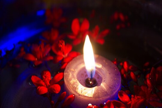 Success Astro Tips: न बोलता, शांतपणे मंदिरात जाऊन करा या गोष्टी; नॉनस्टॉप प्रगती होत जाईल
