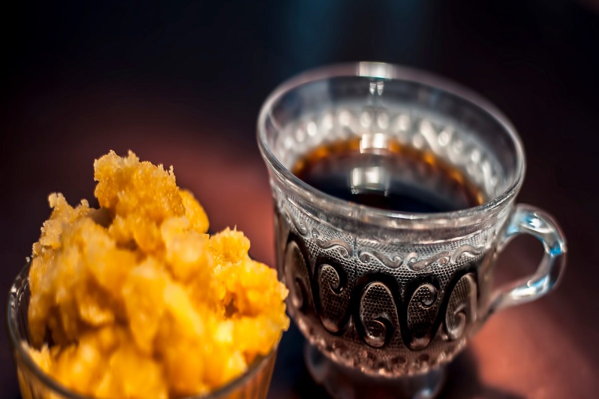 Jaggery Tea Benefits : चहामध्ये साखरेऐवजी गूळ वापरण्याचे हे फायदे तुम्हाला माहीत आहेत का?