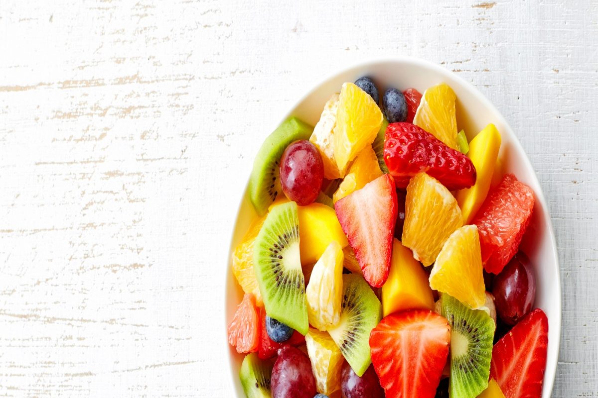 Fruit with Meals: आयुर्वेदानुसार जेवणासोबत फळे का खायची नसतात, जाणून घ्या त्याचे कारण