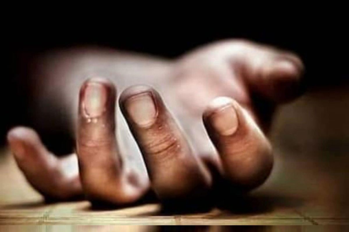 पत्नीच्या औषधोपचारासाठी उपलब्ध होत नव्हते पैसे, पतीनं उचललं टोकाचं पाऊल