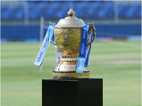 आयपीएलची (IPL 2022) नवीन टीम अहमदाबाद (Ahmedabad) हार्दिक पांड्या, कृणाल पांड्या, श्रेयस अय्यर आणि शिखर धवन या खेळाडूंना विकत घेण्यासाठी प्रयत्न करत असल्याचं सांगितलं जात आहे, पण आता अहमदाबादची टीम आयपीएल खेळणार का नाही? यावरच प्रश्न उपस्थित होत आहेत. 