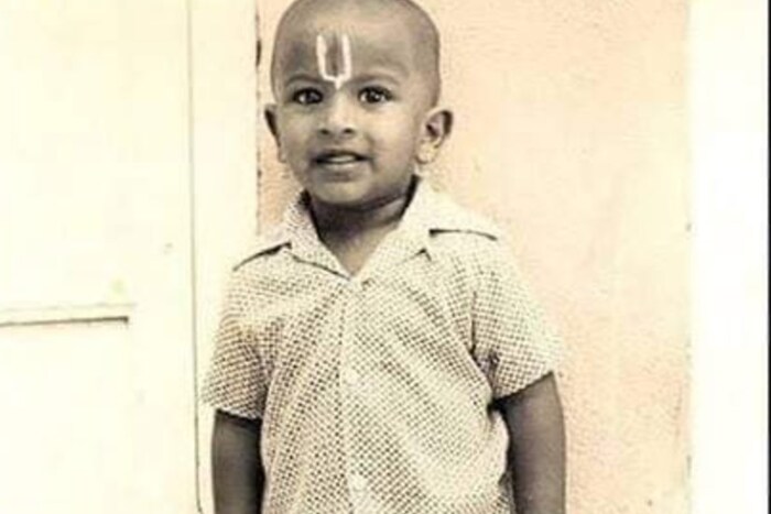 त्यांचे वडील दिवंगत अभिनेते डॉ राजकुमार हे होते. त्यांच्या वडीलांच इंडस्ट्रीत मोठं नाव होतं. अभिनेत्याचा मोठा भाऊ शिवा राजकुमार हा देखील अभिनेता आहे. आणि तो मोठ्या सेलिब्रिटींपैकी एक आहे. नुकताच त्याचा 'बजरंगी 2' हा चित्रपट प्रदर्शित झाला आहे. भावाच्या चित्रपटाच्या प्रमोशनल इव्हेंटमध्ये अभिनेता पुनीतही पोहोचला होता.