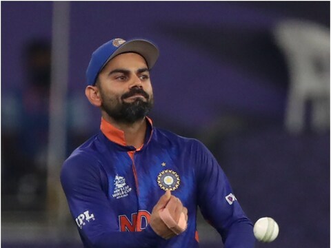 टी-20 वर्ल्ड कपमध्ये (T20 World Cup) टीम इंडियाची (Team India) निराशाजनक कामगिरी सुरूच आहे. पाकिस्तानविरुद्ध 10 विकेटने पराभव झाल्यानंतर आता न्यूझीलंडनेही भारताचा 8 विकेटने पराभव केला.