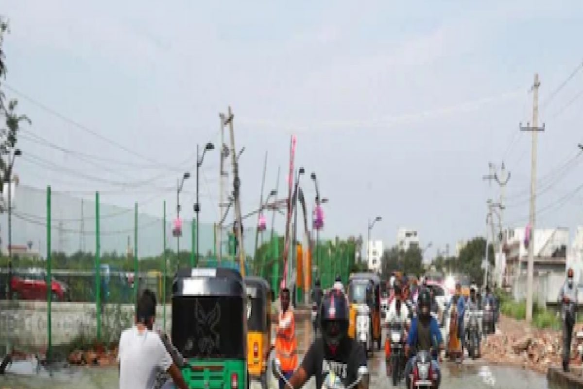 ऑक्टोबरमध्येही अनेक राज्यांत का पडतोय पाऊस? वाचा. बदललेल्या चक्रामागचं वैज्ञानिक कारण