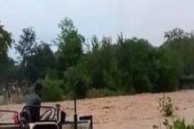 जलप्रलयाचा भयंकर VIDEO! रेल्वे ट्रॅकही चाललेत वाहून; नैनितालचा संपर्क तुटला