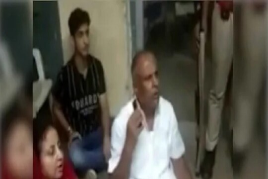 दारुड्या ड्रायव्हरला वाचवण्यासाठी थेट आमदारांचा पुढाकार; म्हणे, दारू तर पिणारच! पाहा VIDEO