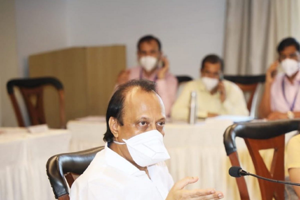 बहिणीच्या घरी दुसऱ्या दिवशीही इन्कम टॅक्सची चौकशी सुरू, अजित पवार म्हणाले, "पाहुणे आलेत, ते गेल्यावर..."