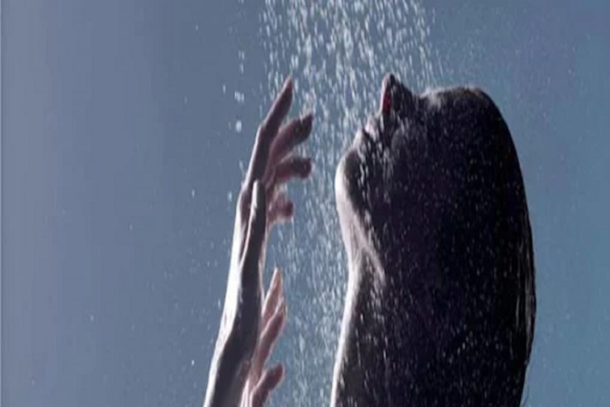 काय ही विचित्र अट! इथं राहायचंय तर 'या' वेळेला अंघोळ करायला सक्त मनाई