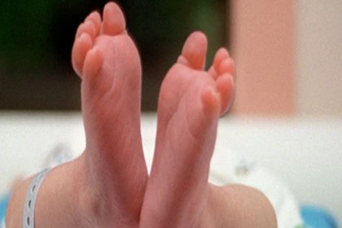 आईवडिल घोरत होते, बाळ गुदमरत होतं! नवजात बालकाच्या दुर्दैवी मृत्यूची करूण कहाणी