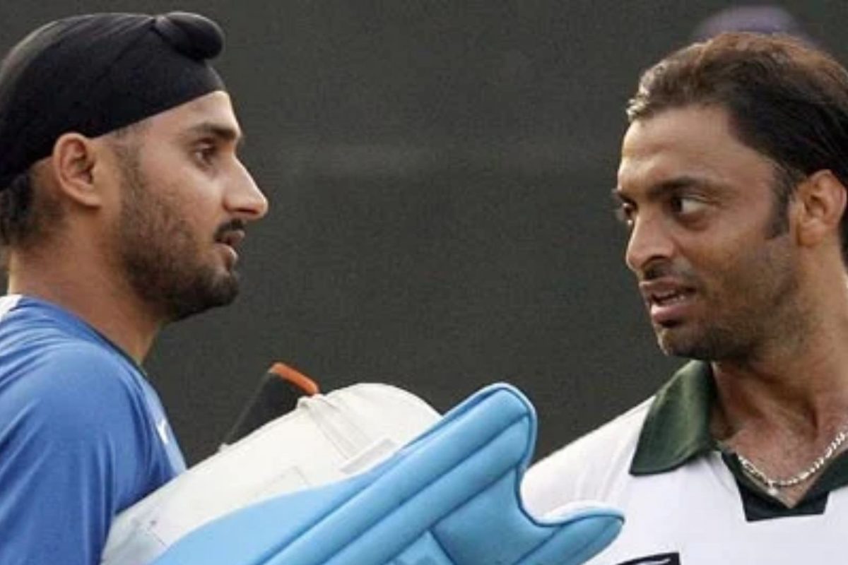 T20 वर्ल्डकपवरुन भज्जीने उडवली अख्तरची खिल्ली, म्हणाला...