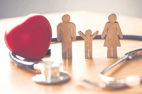 Health Insurance ठरेल कठीण काळातील मित्र, कोरोना पँडेमिकमध्ये आहे अधिकच महत्त्व; जाणून घ्या फायदे Health Insurance ठरेल कठीण काळातील मित्र, कोरोना पँडेमिकमध्ये आहे अधिकच महत्त्व; जाणून घ्या फायदे