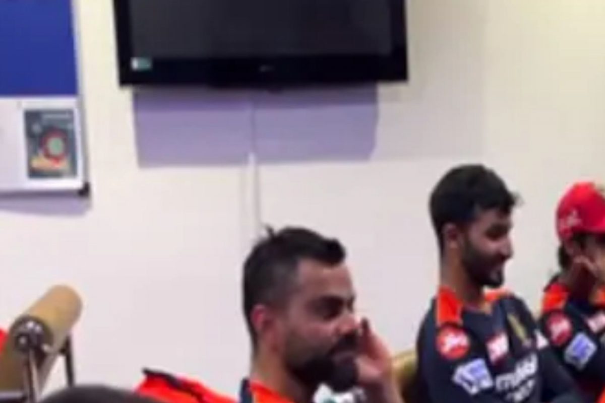 RCB संघाच्या ड्रेसिंग रुममध्ये विराटला निराश पाहून चाहता म्हणाला, हृदय खुप दुखत आहे