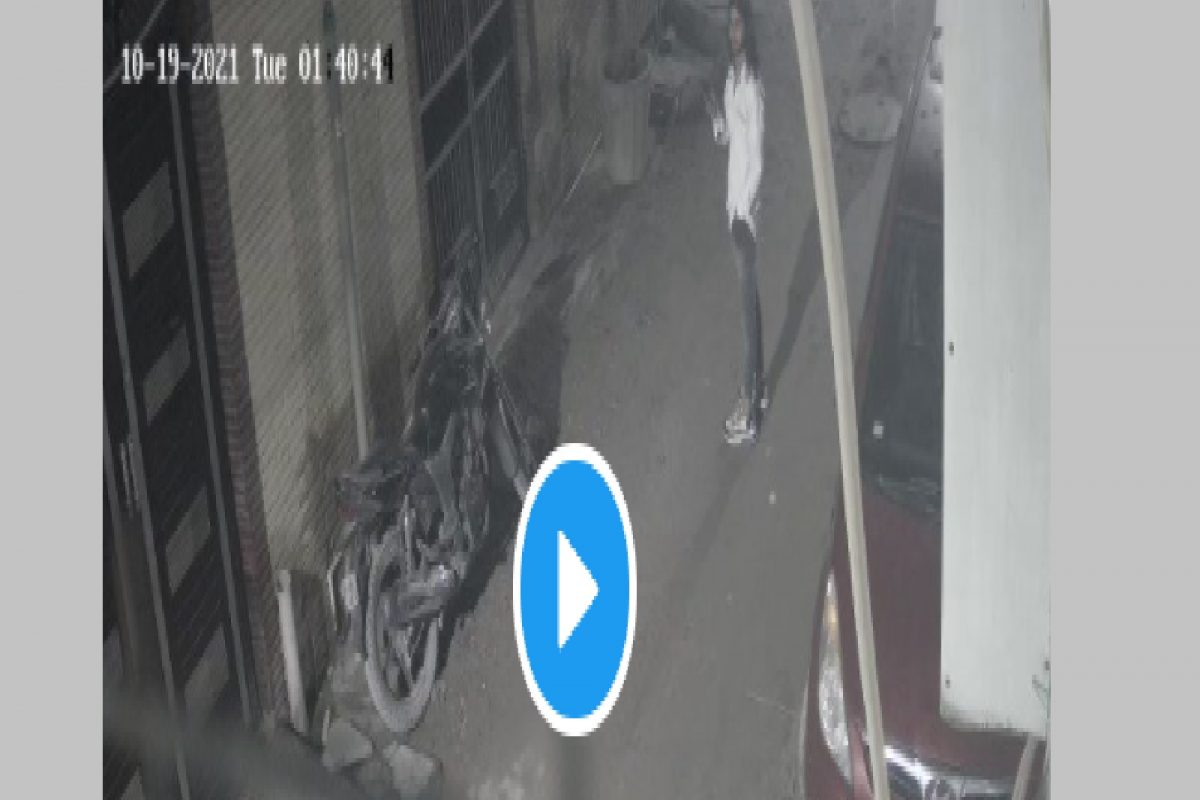 EX Girlfriend वर भर रस्त्यात वार, हल्ला करतानाचा Live Video समोर