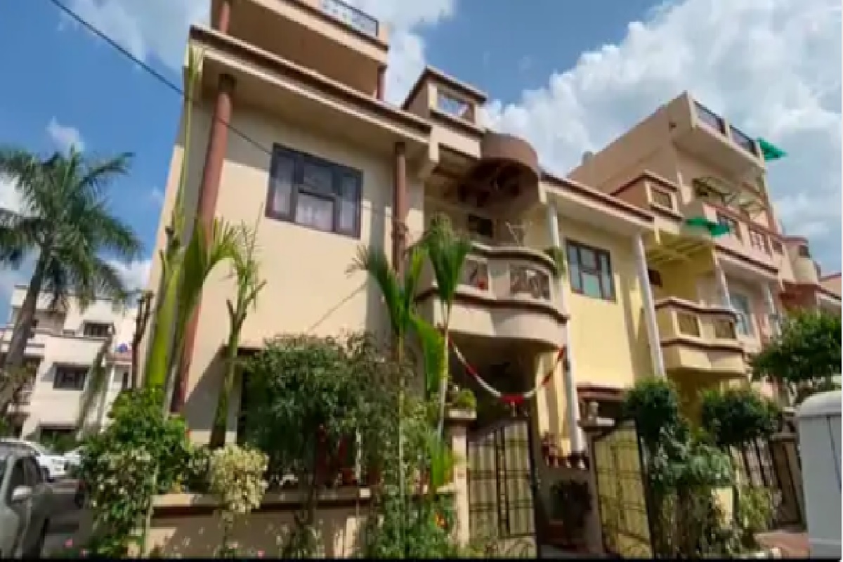 नोकरी रेंजरची आणि प्रॉपर्टी करोडोंची, किरकोळ प्रकरणामुळे लाचखोर अधिकारी अडकला जाळ्यात