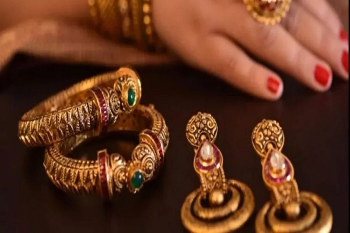 Gold Rate Today: सोन्याचा दर 9059 रुपयांनी स्वस्त, तपासा आजचा लेटेस्ट भाव