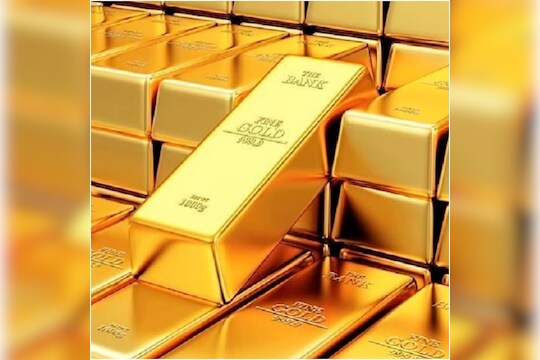 Gold Rate Today: घटस्थापनेदिवशीच सोन्याची झळाळी उतरली, आज 9,300 रुपयांनी स्वस्त मिळतंय सोनं
