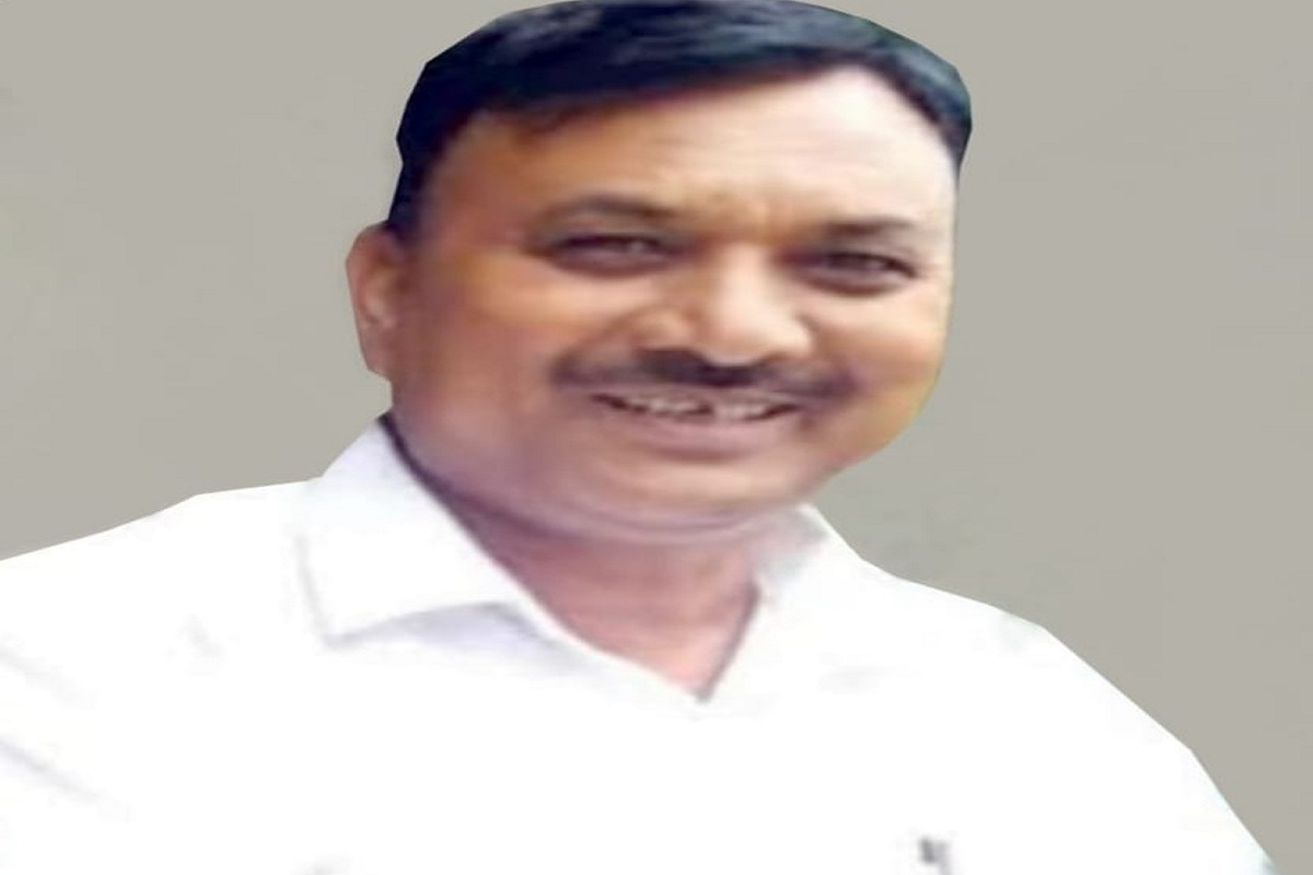 उपसरपंचाच्या जाचाला कंटाळून ग्रामसेवकाची Suicide, दोघांमधील संभाषणाचं रेकॉर्डिंग VIRAL, नगरमध्ये खळबळ