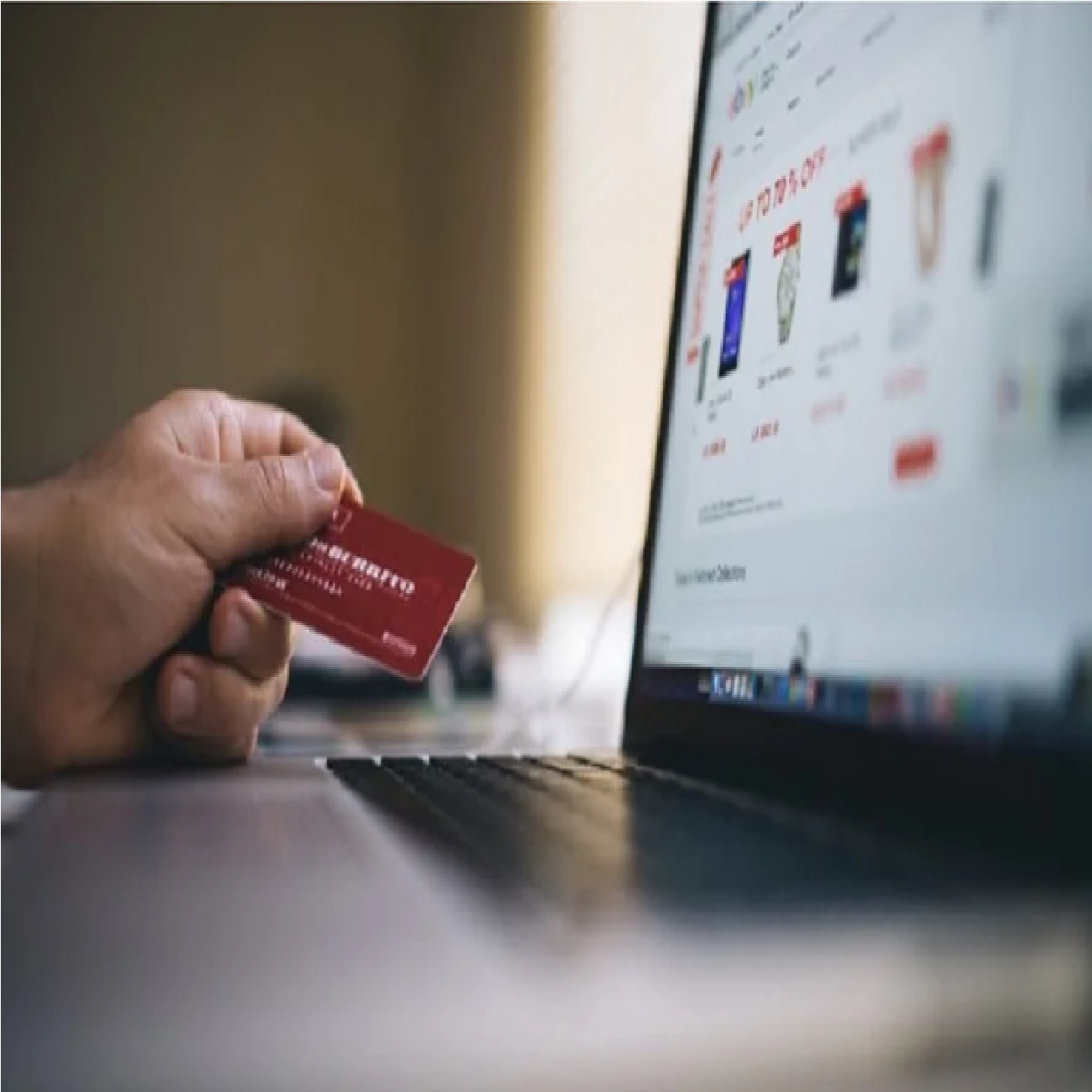 सणासुदीला Online शॉपिंग करत असाल तर सावधान राहा, ई-कॉमर्स वेबसाइट्सवरुन होतेय भारतीयांची फसवणूक