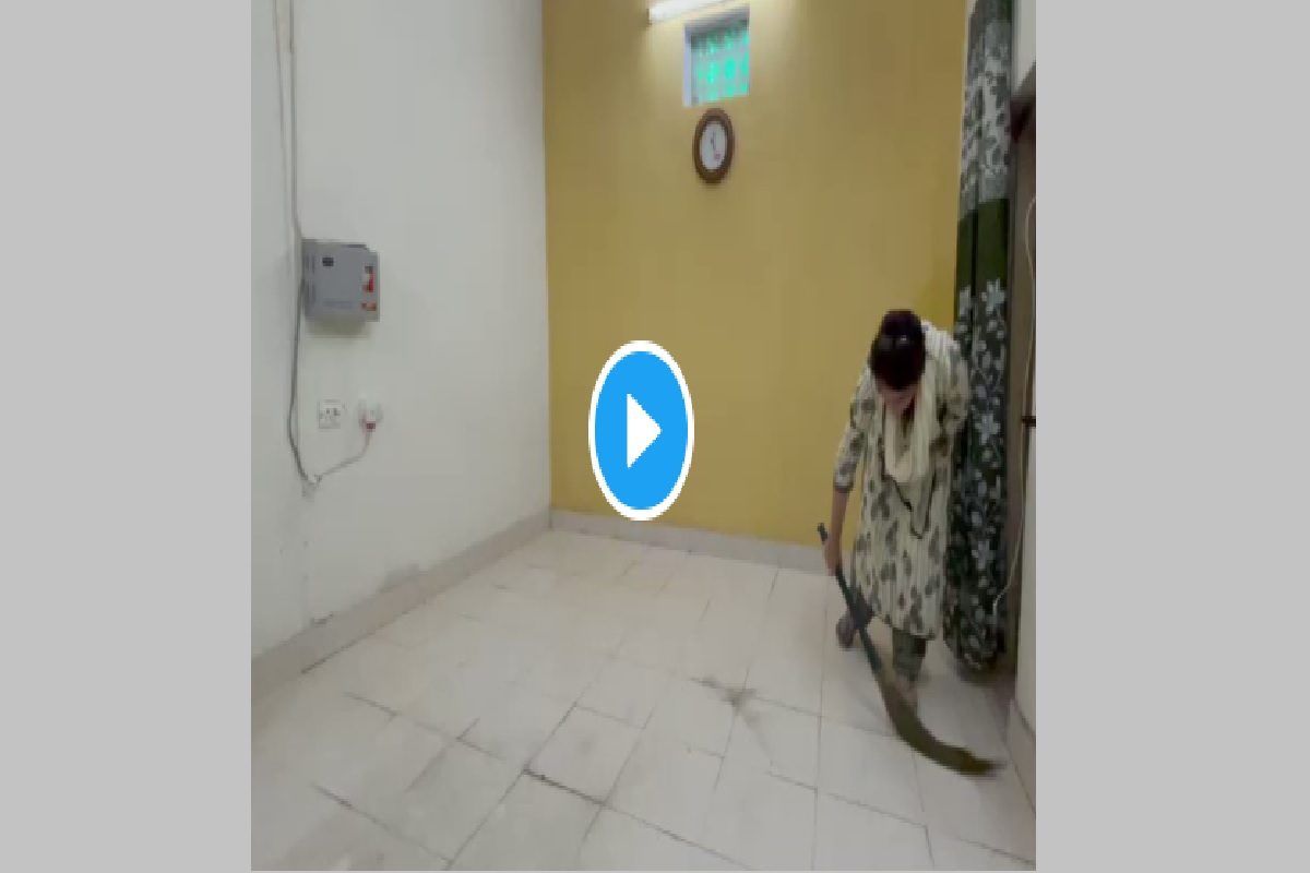 Lakhimpur Kheri Violence LIVE Updates: कचरा दिसताच प्रियांका गांधींनी हातात घेतली झाडू, झाडून काढली नजरकैदेची खोली; Viral Video