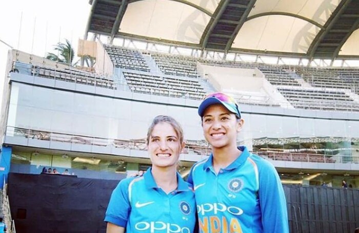 रेणुकाचे वडील सरकारी कर्मचारी होते. 1999 साली त्यांचं निधन झालं, यानंतर रेणुकाच्या आईला वडिलांच्या जागेवर नोकरी मिळाली आणि त्यांनी मुलांचं पालन पोषण केलं.