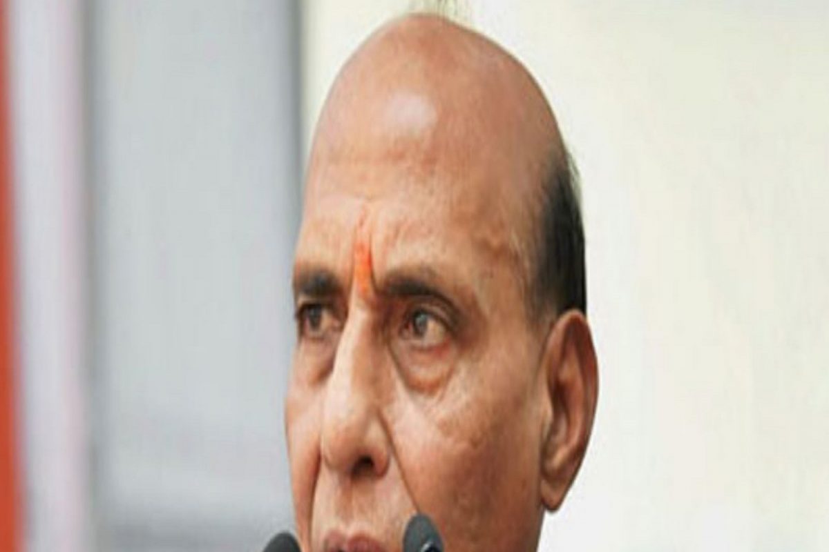 महात्मा गांधींच्या सूचनेनुसार स्वातंत्र्यवीर सावरकरांनी केली होती दया याचिका : राजनाथ सिंह