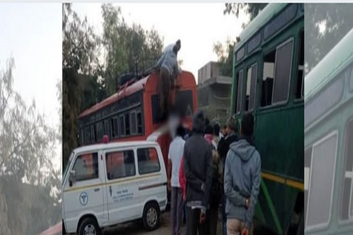 ST डेपोत उभ्या बसला गळफास घेत चालकाची आत्महत्या, घटनेने खळबळ