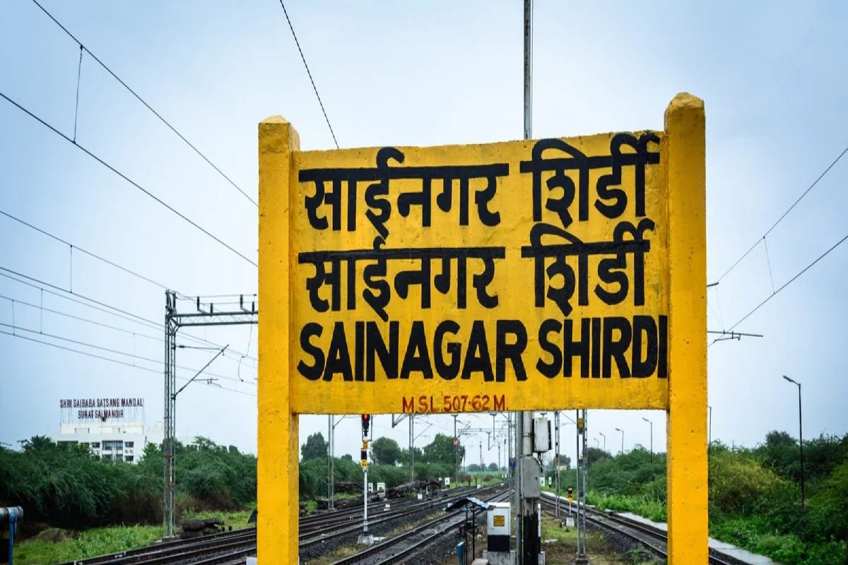 शिर्डीत ऑफलाईन दर्शन बंदच, आदेश येऊनही ज्येष्ठ नागरिक दर्शनाच्या प्रतीक्षेत