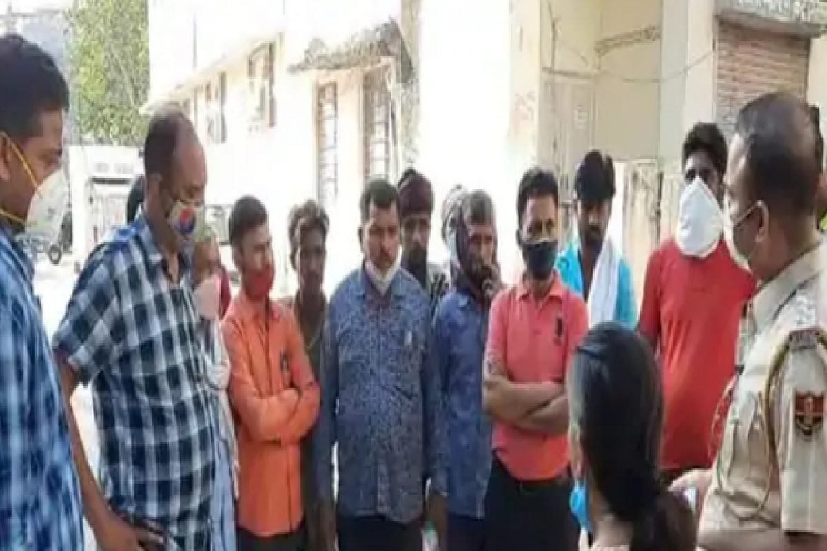 गूढ कायम! झाडावर लटकत होता बेपत्ता तरुणाचा मृतदेह, किरकोळ भांडणानंतर होता तणावात